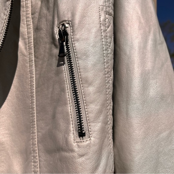 ⬇️Philosophy Women’s Zipper Jacket Size M Color Gray/Silver Looking Lots of Zips - Picture 6 of 15